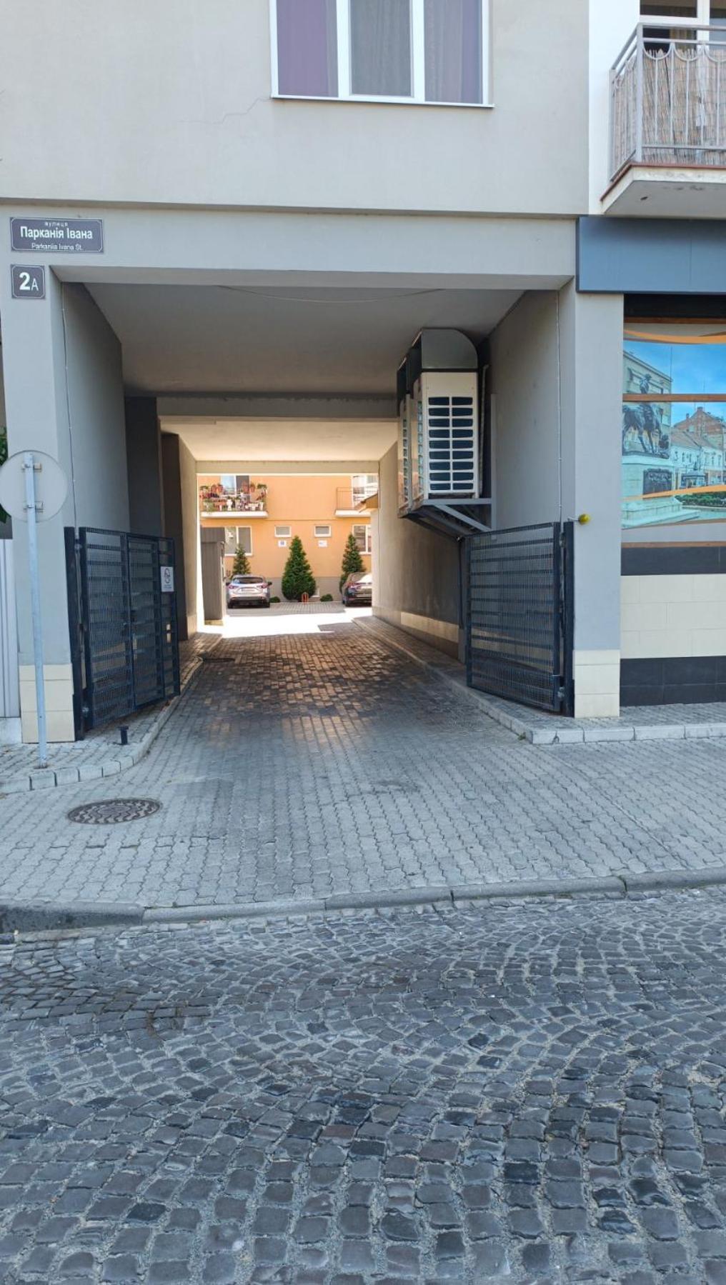 Apartments Domovik Parkaniya, 2A Μουκάτσεβο Εξωτερικό φωτογραφία