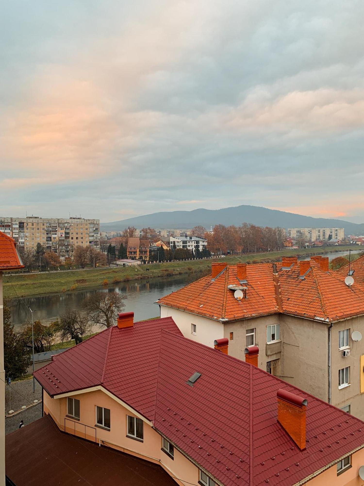 Apartments Domovik Parkaniya, 2A Μουκάτσεβο Εξωτερικό φωτογραφία