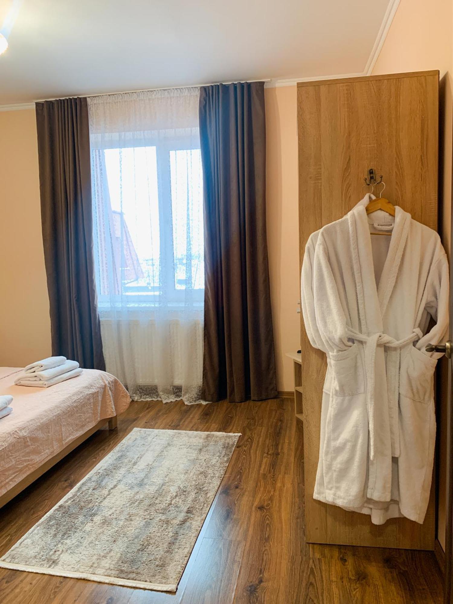 Apartments Domovik Parkaniya, 2A Μουκάτσεβο Εξωτερικό φωτογραφία