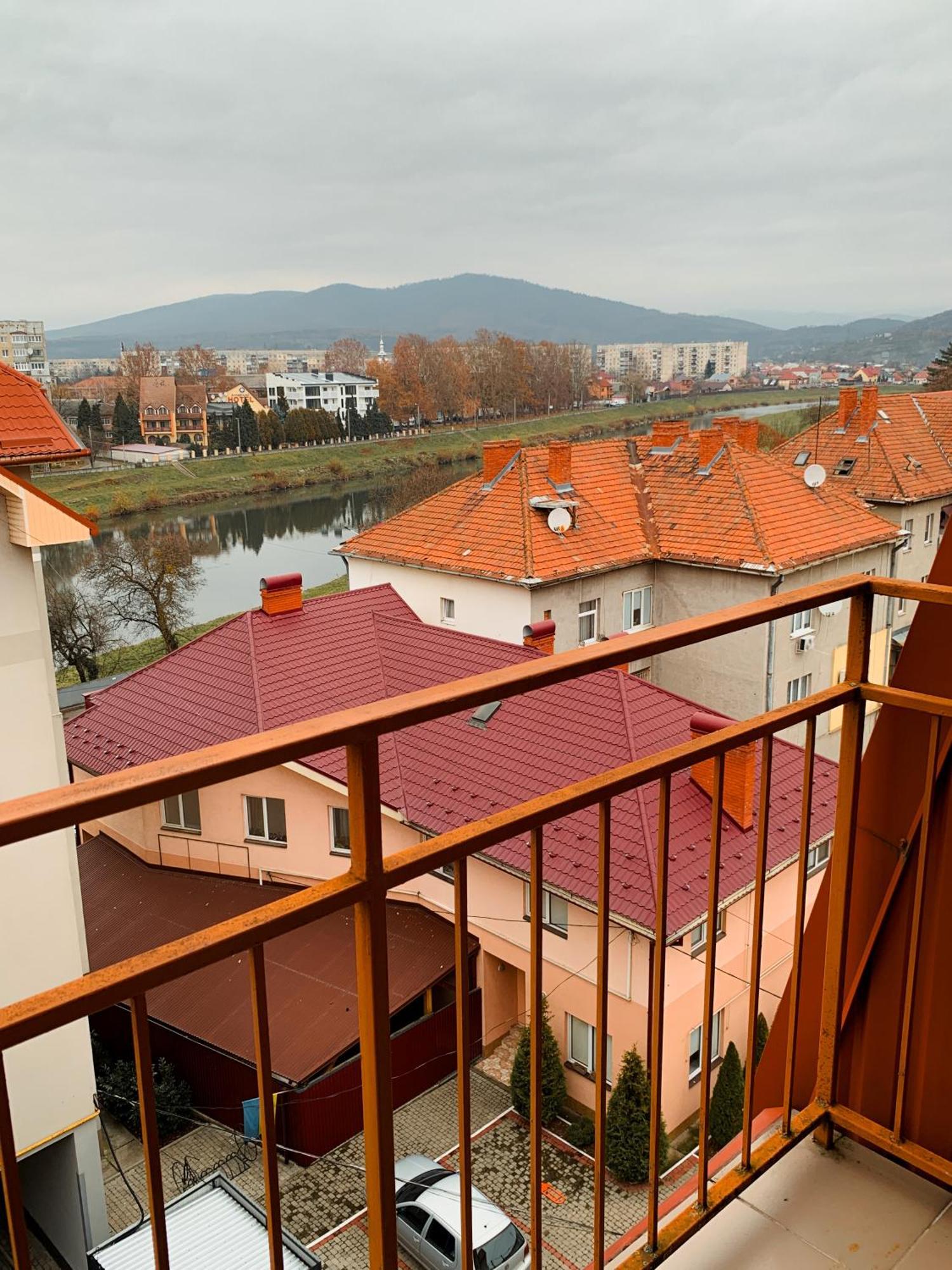 Apartments Domovik Parkaniya, 2A Μουκάτσεβο Εξωτερικό φωτογραφία